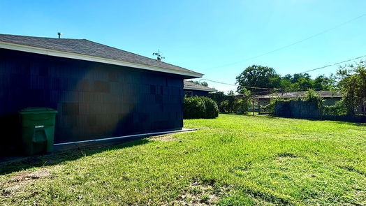 Houston 1-story, 3-bed 1718 Normandale Street-idx