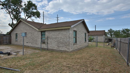 Houston 1-story, 4-bed 1718 Fidelity Street-idx