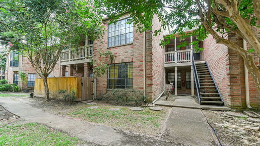 Houston 1-story, 2-bed 2255 Braeswood Park Drive 262-idx