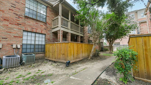 Houston 1-story, 2-bed 2255 Braeswood Park Drive 262-idx