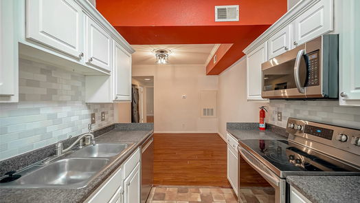 Houston null-story, 2-bed 2255 Braeswood Park Drive 243-idx