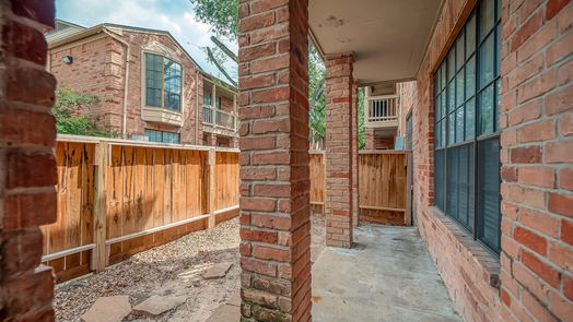 Houston 1-story, 2-bed 2255 Braeswood Park Drive 243-idx