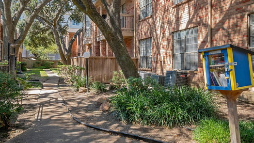 Houston 1-story, 2-bed 2255 Braeswood Park Drive 117-idx