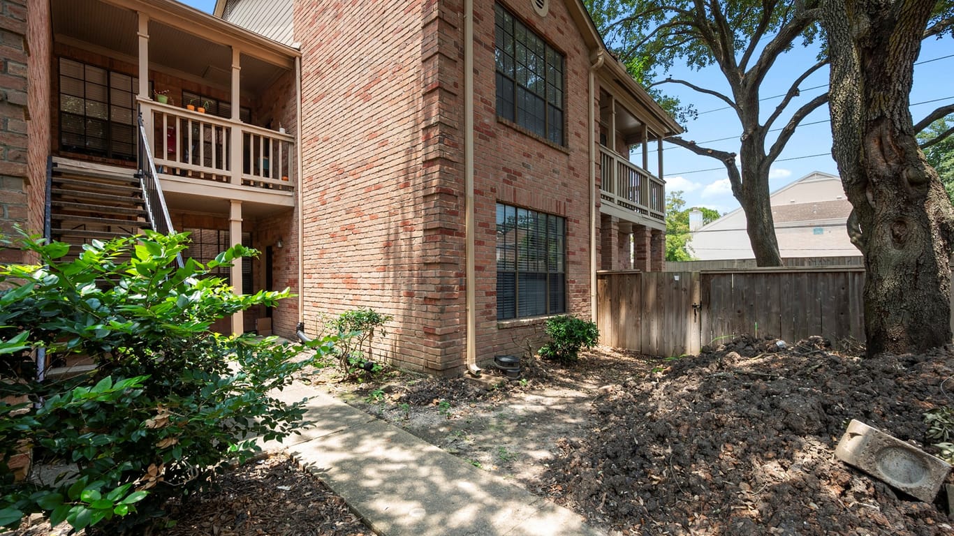 Houston 1-story, 1-bed 2255 Braeswood Park Drive 184-idx