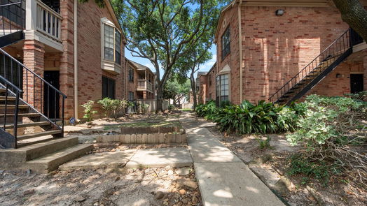 Houston 1-story, 1-bed 2255 Braeswood Park Drive 184-idx