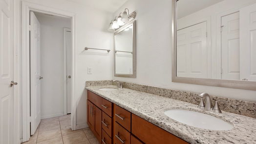 Houston 1-story, 1-bed 2255 Braeswood Park Drive 184-idx