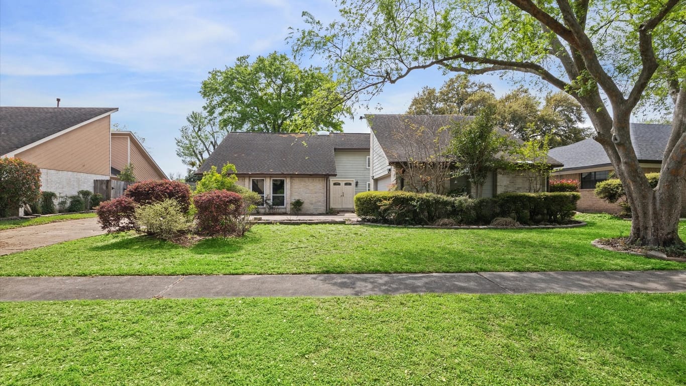 Houston 2-story, 6-bed 8807 Tavistock Drive-idx