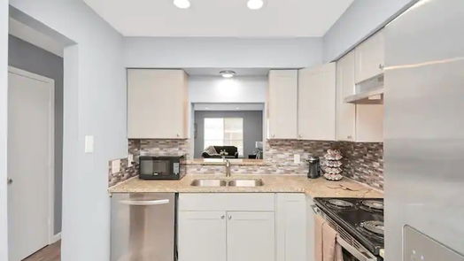 Houston 2-story, 2-bed 15613 Weldon Drive-idx