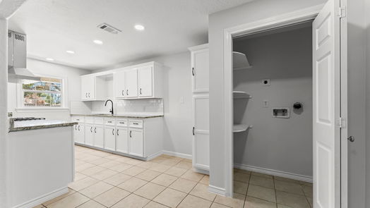 Houston 1-story, 4-bed 5715 Southwind Street-idx