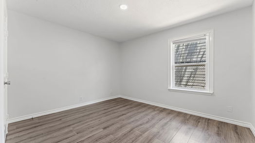 Houston 1-story, 4-bed 5715 Southwind Street-idx