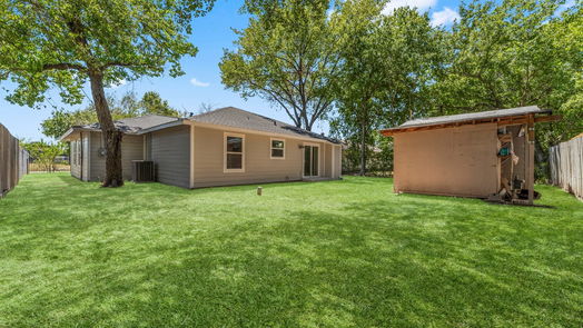 Houston 1-story, 4-bed 5715 Southwind Street-idx