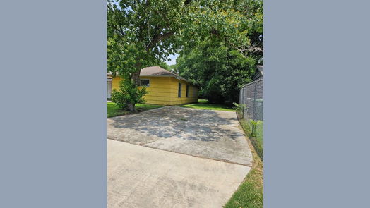 Houston null-story, 3-bed 5703 Belneath Street-idx