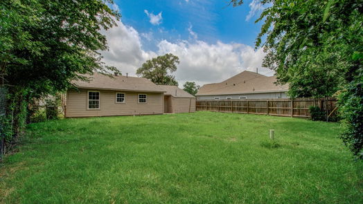 Houston 1-story, 3-bed 5839 Southurst Street-idx