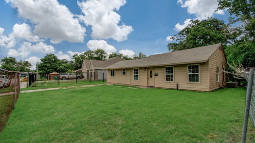 Houston null-story, 3-bed 5839 Southurst Street-idx