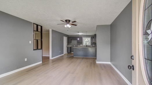 Houston 1-story, 3-bed 5839 Southurst Street-idx