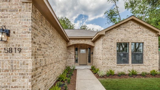 Houston 1-story, 3-bed 5819 Southwind Street-idx