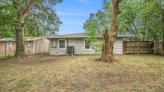 Houston 1-story, 4-bed 4922 Pershing Street-idx