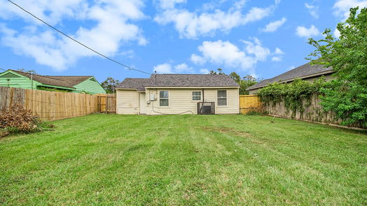 Houston 1-story, 3-bed 5330 Pershing Street-idx