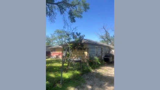 Houston 1-story, 3-bed 5823 Belcrest Street-idx