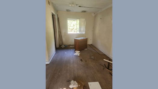 Houston null-story, 3-bed 8302 Sharondale Drive-idx