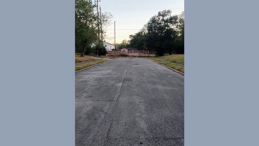 Houston null-story, 3-bed 8302 Sharondale Drive-idx