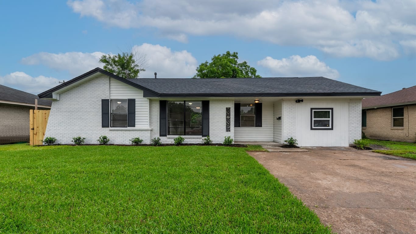 Houston 1-story, 3-bed 9922 Aves Street-idx