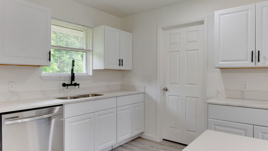 Houston 1-story, 3-bed 9922 Aves Street-idx
