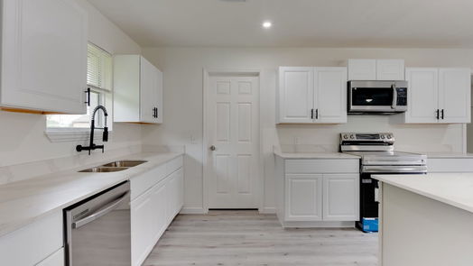 Houston 1-story, 3-bed 9922 Aves Street-idx