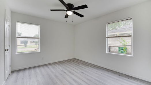 Houston 1-story, 3-bed 9922 Aves Street-idx