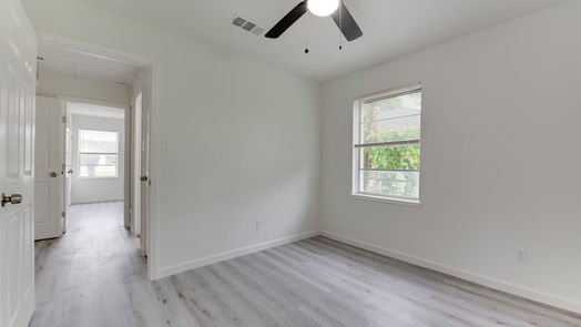 Houston 1-story, 3-bed 9922 Aves Street-idx