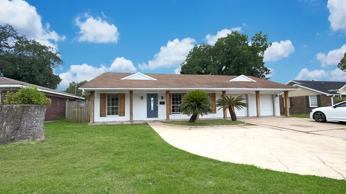 Houston null-story, 3-bed 206 E Edgebrook Drive-idx