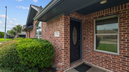 Houston 1-story, 3-bed 330 E Edgebrook Drive-idx