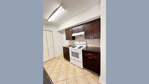 Houston 2-story, 2-bed 10912 Gulf Freeway 68-idx