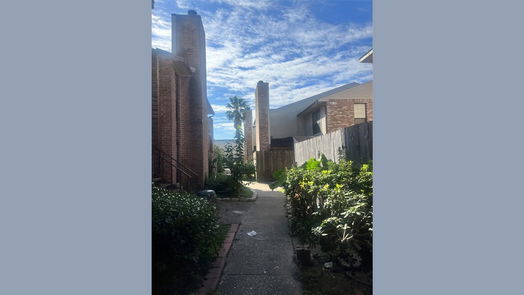 Houston 2-story, 2-bed 10912 Gulf Freeway 16-idx