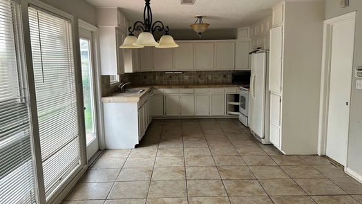 Houston 1-story, 3-bed 242 Princess Drive-idx