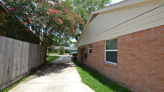 Houston 1-story, 3-bed 6027 MCKNIGHT Street-idx