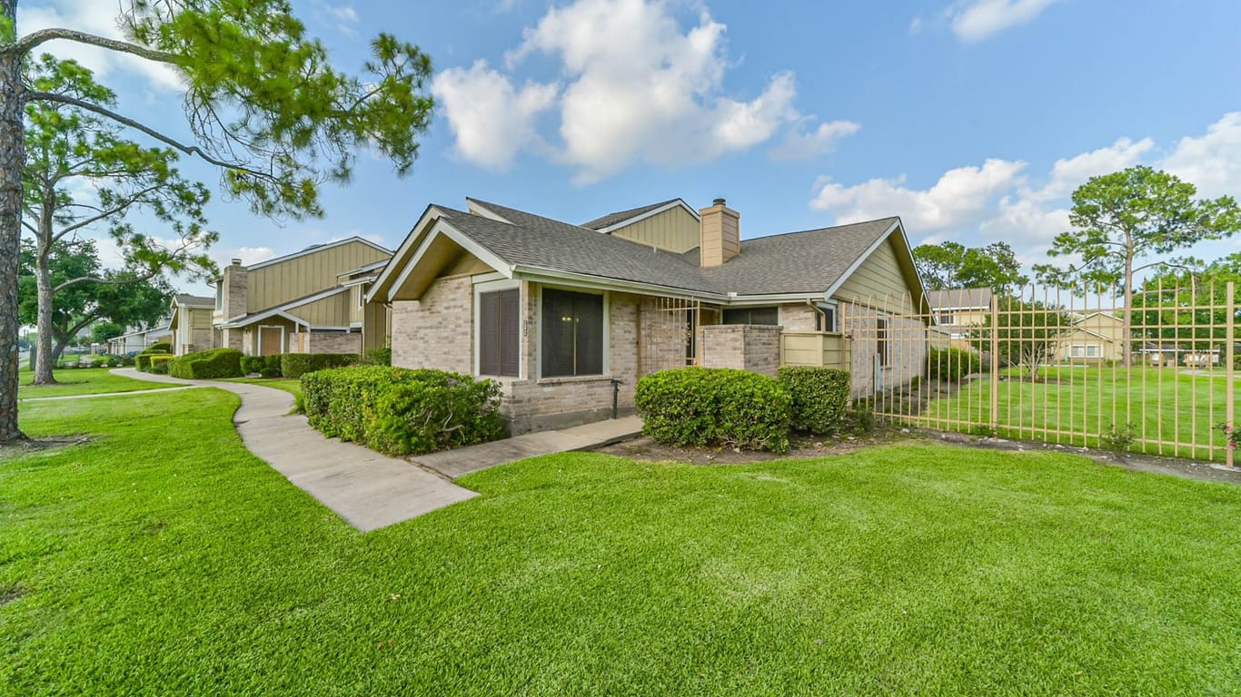 Houston 1-story, 2-bed 12021 Bob White Drive-idx