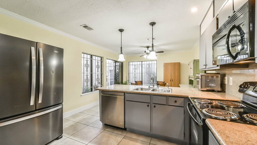 Houston 1-story, 2-bed 12021 Bob White Drive-idx