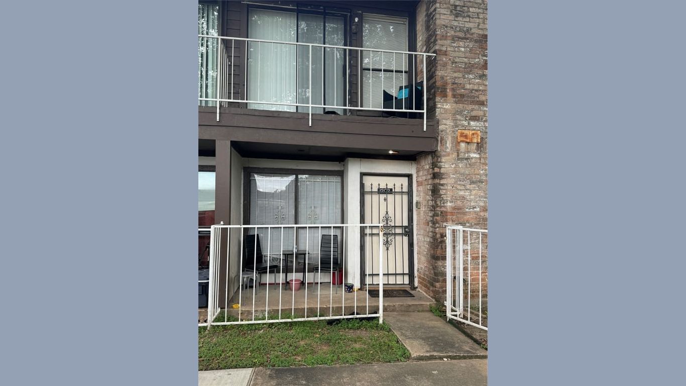 Houston 2-story, 1-bed 6633 W Airport Boulevard 1202-idx