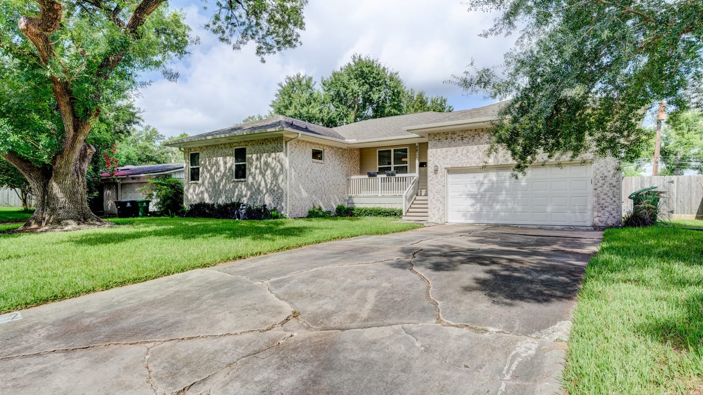 Houston 1-story, 3-bed 4872 Creekbend Drive-idx