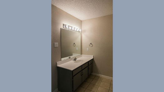 Houston 2-story, 2-bed 11963 Bob White 854-idx