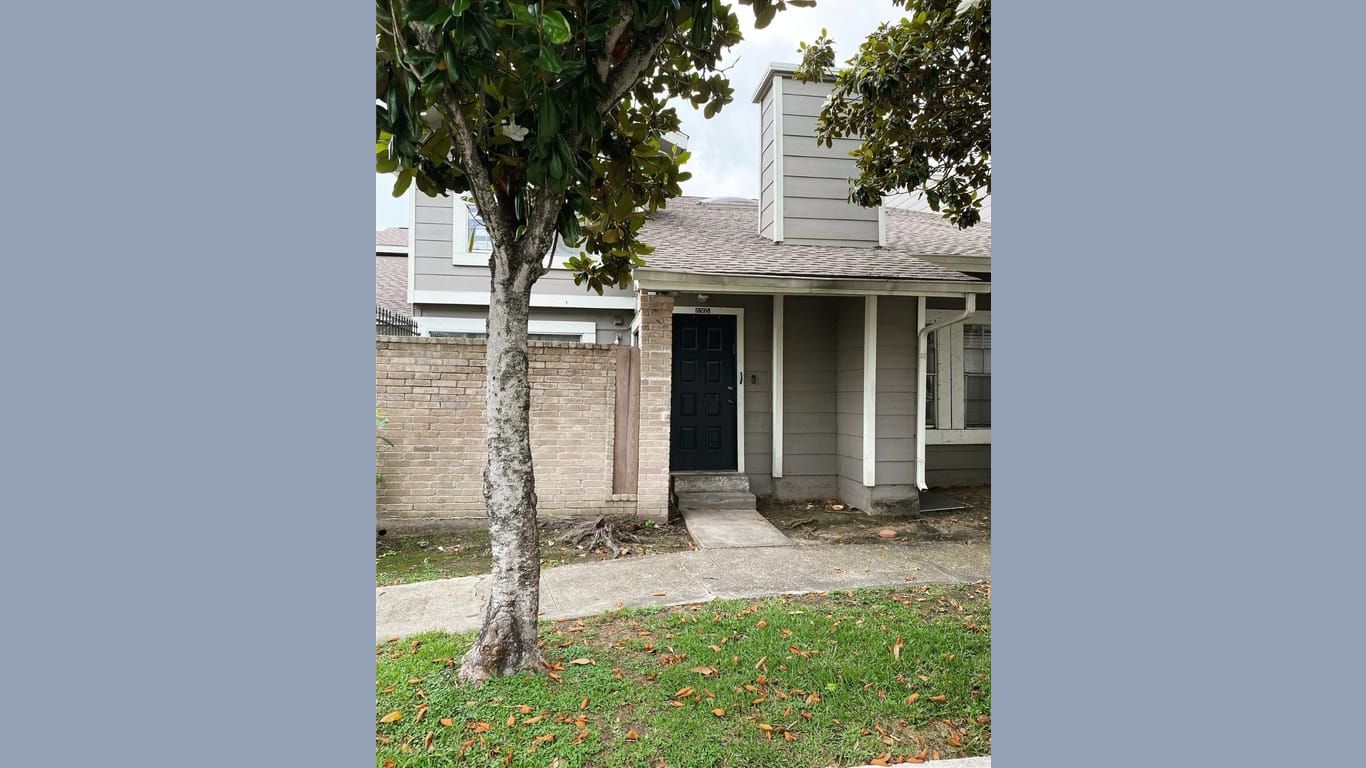 Houston 2-story, 2-bed 6305 Peacock Hills Drive-idx