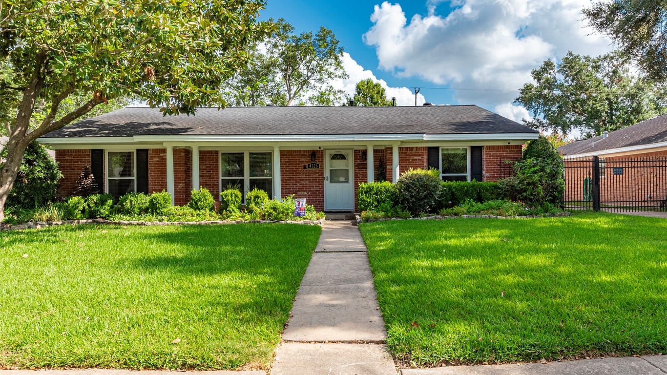 Houston 1-story, 3-bed 4326 Willowbend Boulevard-idx