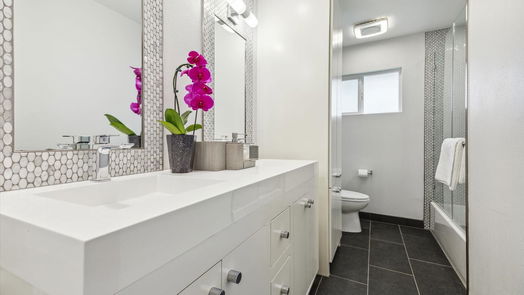 Houston 1-story, 3-bed 5815 Arboles Drive-idx