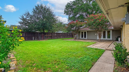 Houston 1-story, 3-bed 4858 Woodpecker Street-idx