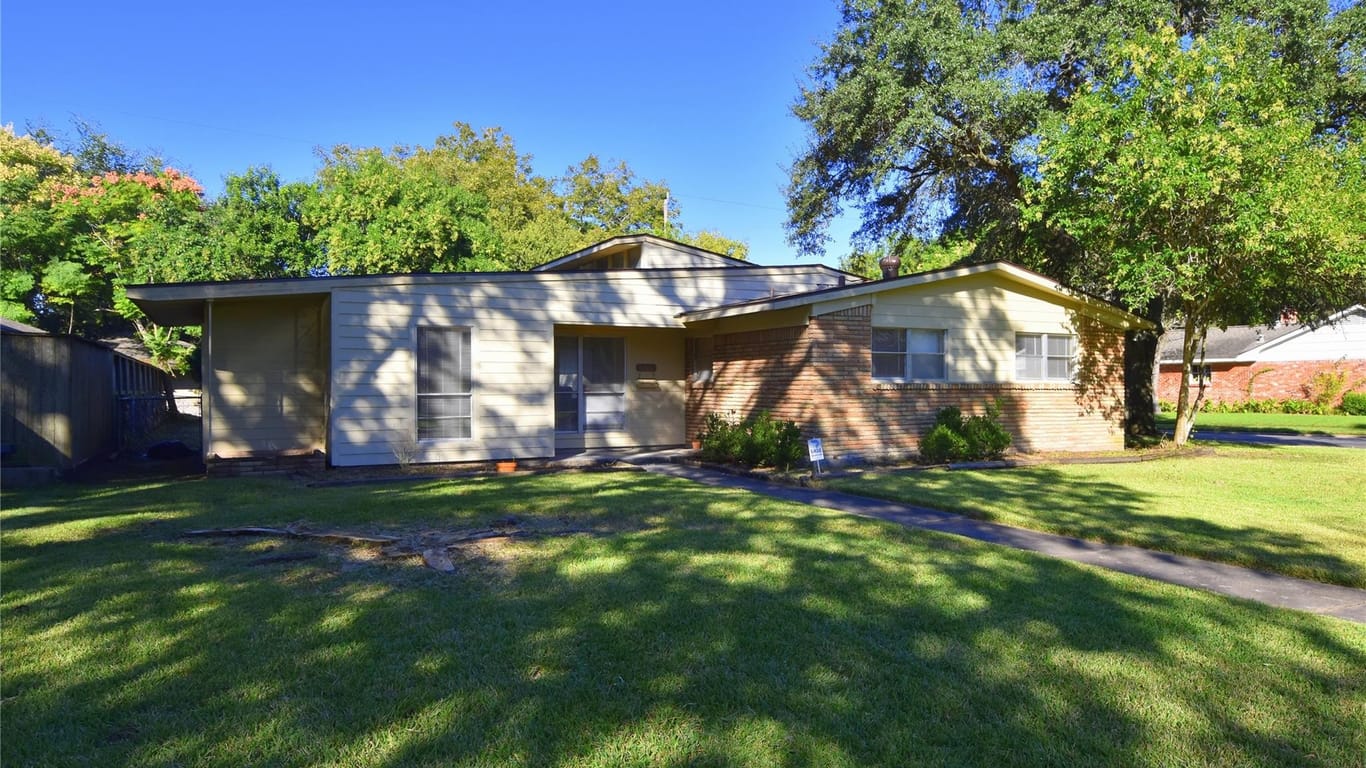 Houston 1-story, 3-bed 4802 Hummingbird Street-idx