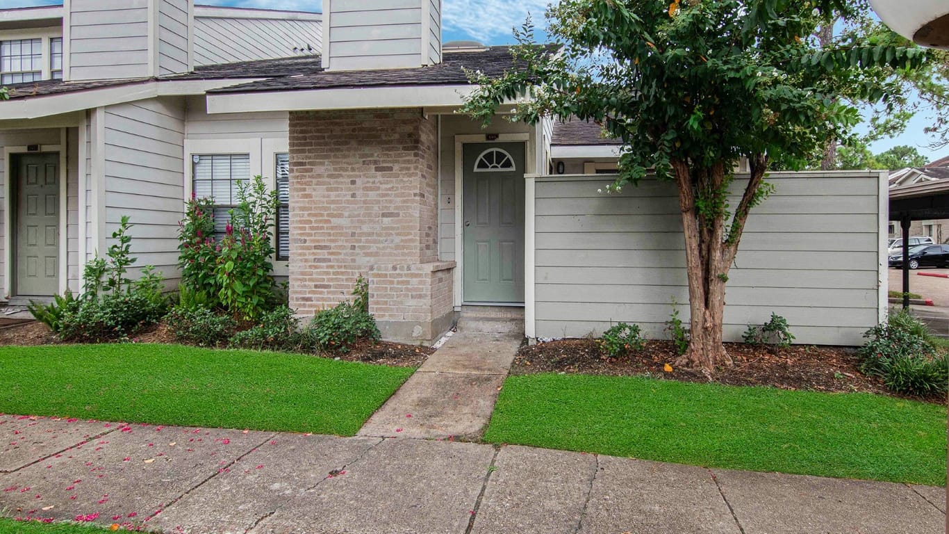 Houston 2-story, 2-bed 11917 Bob White Drive 14-885-idx