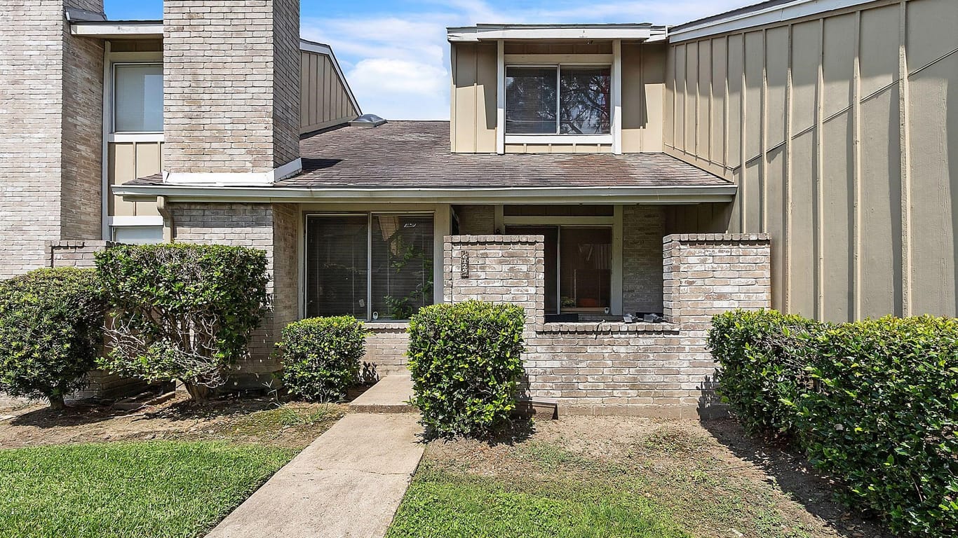 Houston 2-story, 2-bed 6129 Dryad Drive-idx