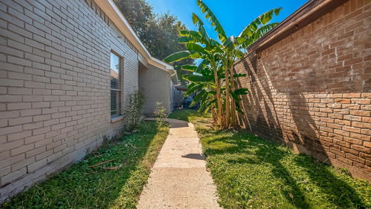 Houston 1-story, 3-bed 6363 Ivyknoll Drive-idx