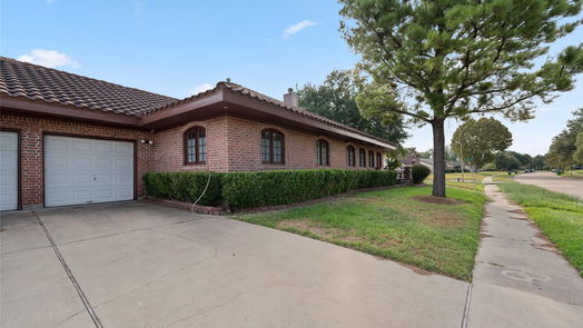 Houston 1-story, 4-bed 6303 Lugary Drive-idx